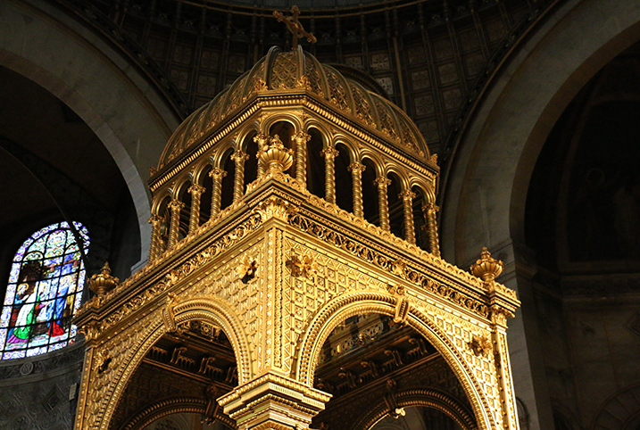 Un baldaquin flamboyant pour Saint-Augustin