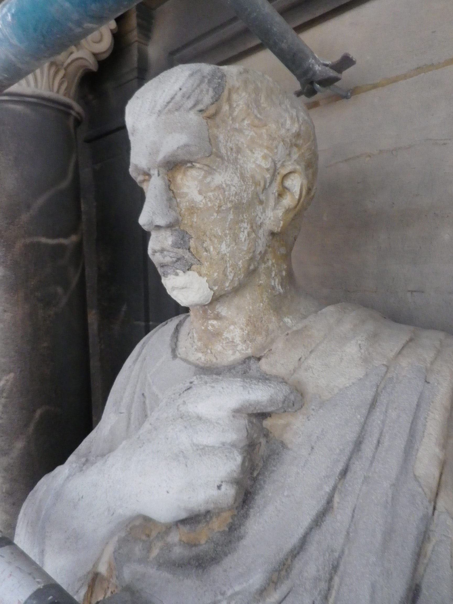 Statue de Saint-Augustin, avant restauration