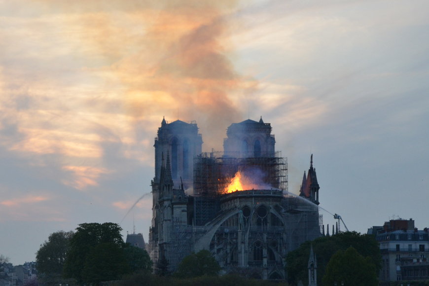 Sauvez la Cathédrale Notre-Dame de Paris des cendres de l'incendie !