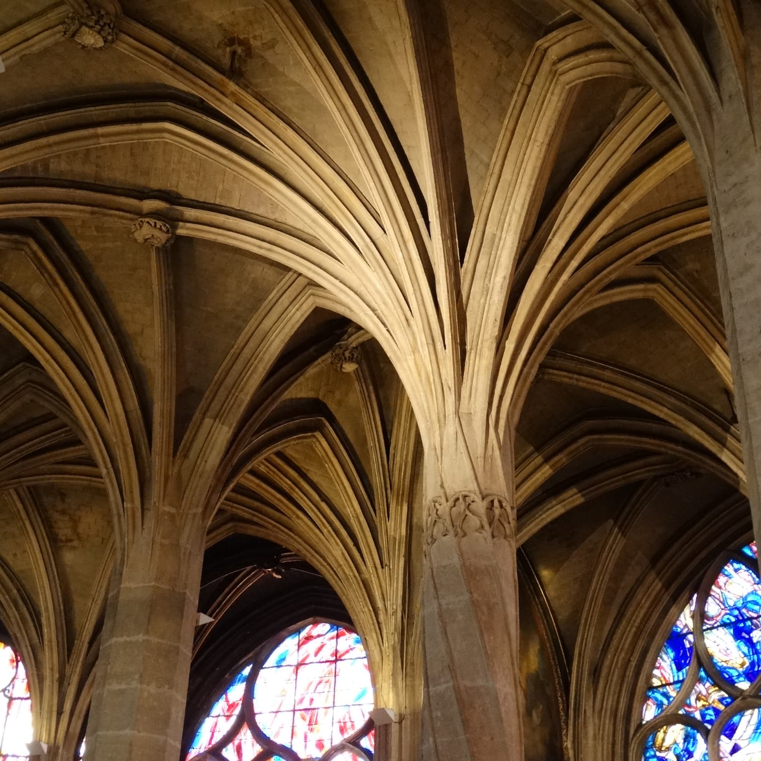 L’église Saint-Séverin : Un Trésor Historique