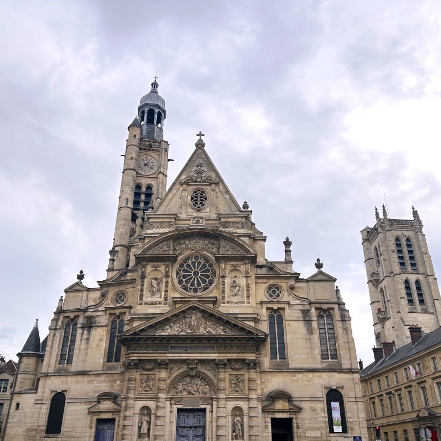 Une église au cœur de l'histoire parisienne